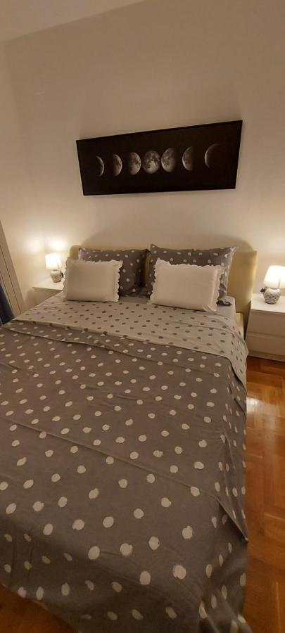 Apartments Tomic Биоград на Мору Екстериор снимка