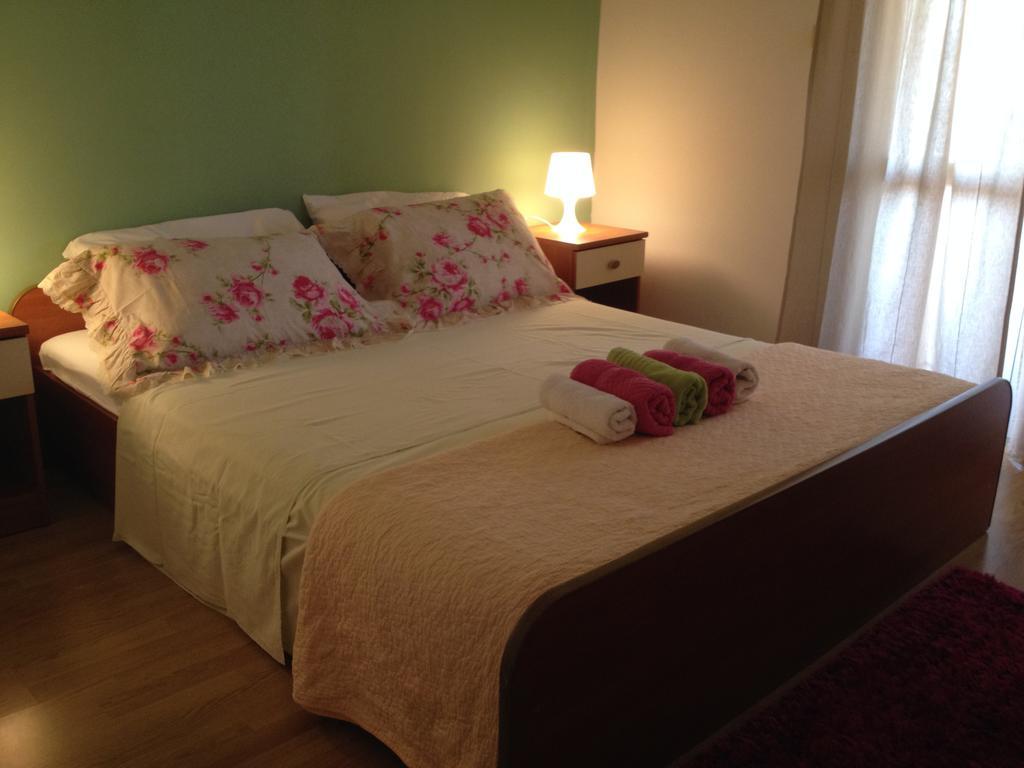 Apartments Tomic Биоград на Мору Екстериор снимка