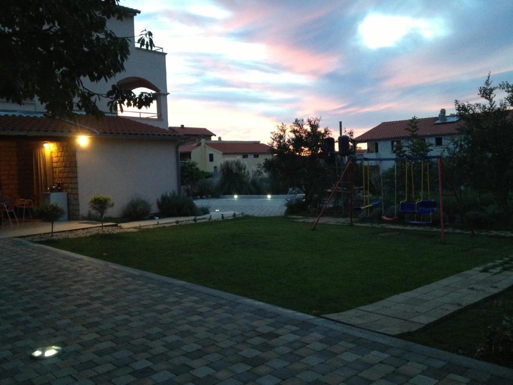 Apartments Tomic Биоград на Мору Стая снимка